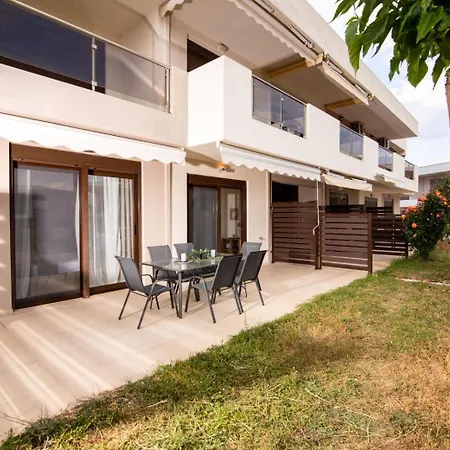 Harry Sea Side Family Apartment, *