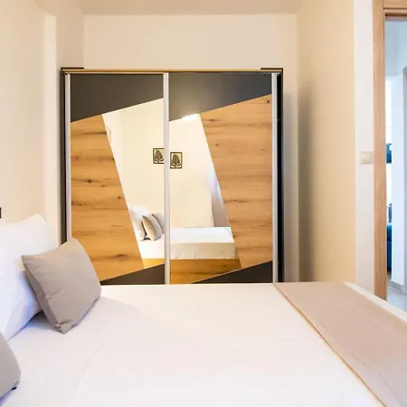 Harry Sea Side Family Apartment,