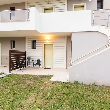Harry Sea Side Family Apartment, *