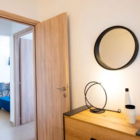 Harry Sea Side Family Apartment, *